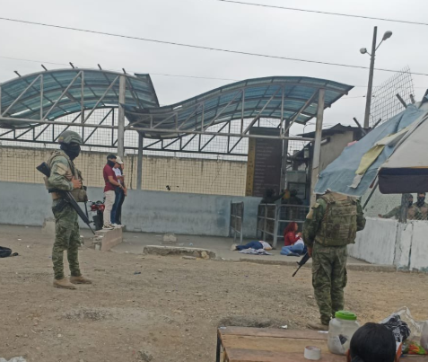 El ataque armado en los exteriores de la penitenciaría dejó dos fallecidos. Foto:. Captura redes sociales