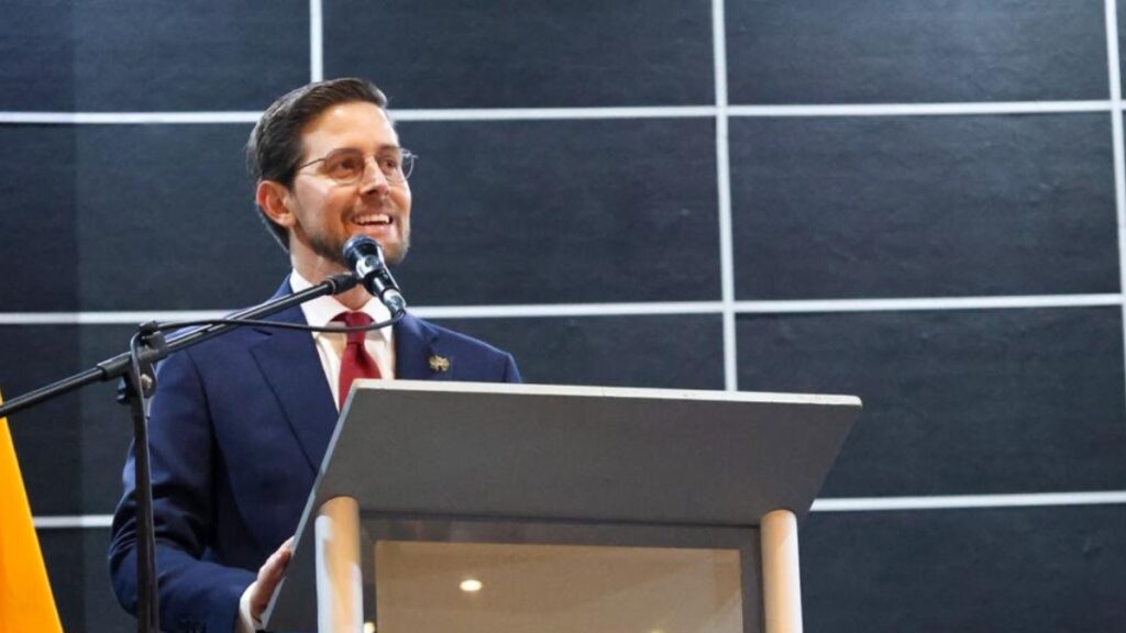 Guillermo Avellán deja la Gerencia del Banco Central del Ecuador tras cuatro años de gestión; Jorge Ponce asume el encargo.