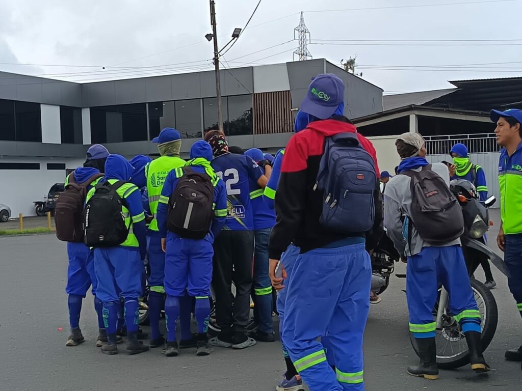Huelga de trabajadores de Bio City paraliza parcialmente la recolección de basura en Santo Domingo