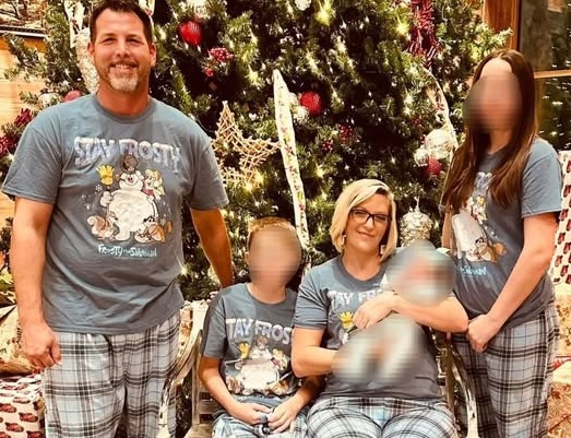 Jason Kenney, de 47 años, mató de un disparo a su esposa Crystal Kenney e hirió gravemente a su hijastra de 13 años antes de quitarse la vida.