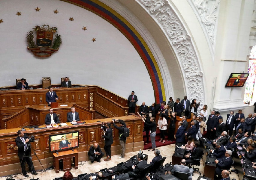 La Asamblea Nacional de Venezuela aprobó este martes 23 de diciembre una ley que establece penas de hasta 20 años de prisión.