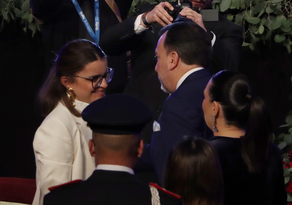 La vicepresidenta de la República, María José Pinto, abandonó este sábado 6 de diciembre la sesión solemne por los 491 años de la fundación española de Quito.