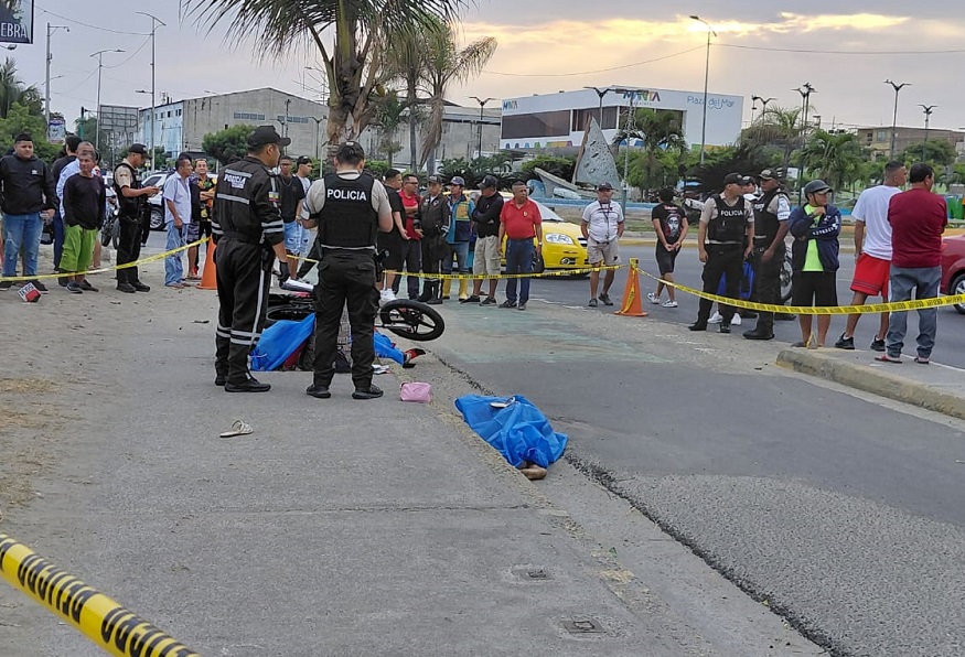 Lo que debía ser una mañana de celebración navideña terminó en tragedia para una pareja de venezonalos.