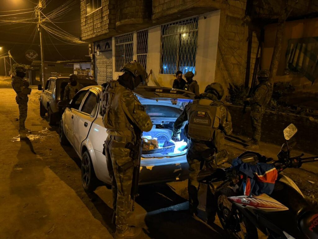 Lo que dejó el operativo nocturno en los barrios más conflictivos de Santo Domingo