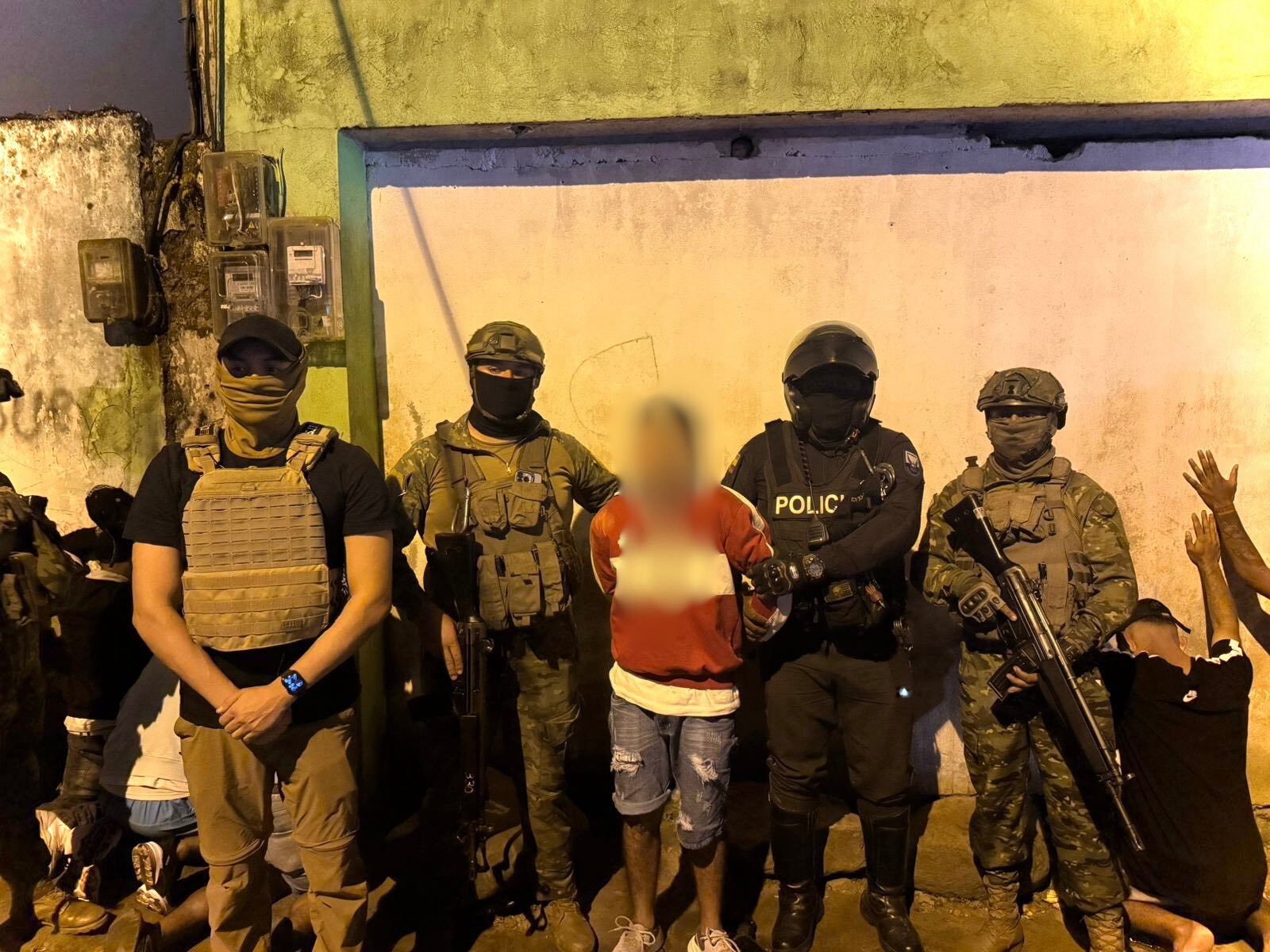 Lo que dejó el operativo nocturno en los barrios más conflictivos de Santo Domingo