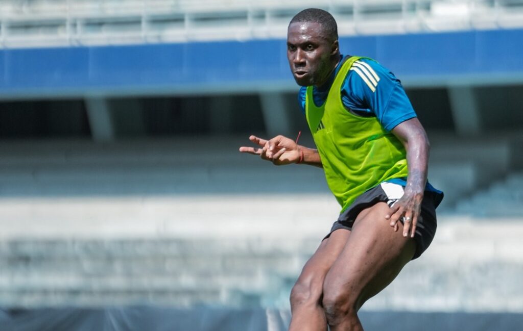 Luis Caicedo será operado de urgencia por apendicitis y deja a Emelec con un defensor menos