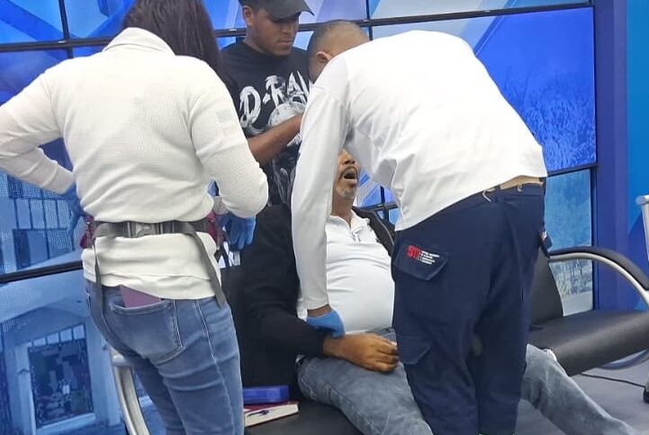 Mario Ureña, comunicador y promotor turístico, falleció este miércoles 3 de diciembre de manera repentina durante una entrevista en vivo en el programa,