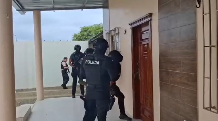 Operativos ejecutados por elementos policiales en el cantón Puerto López. Fotografia Captura de pantalla Policía Nacional