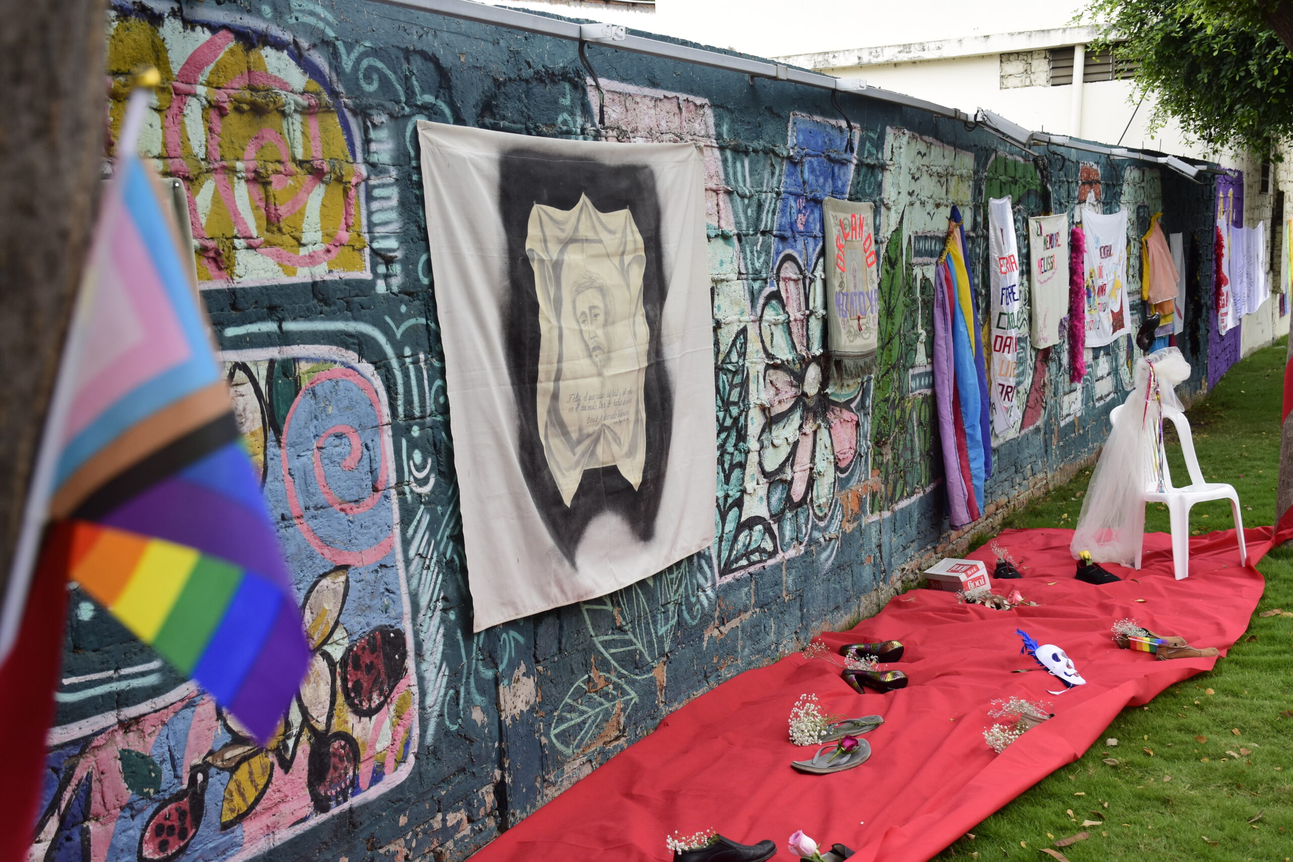 Portoviejo conmemora el Día Internacional contra el VIHSIDA con marcha y mural en memoria de víctimas