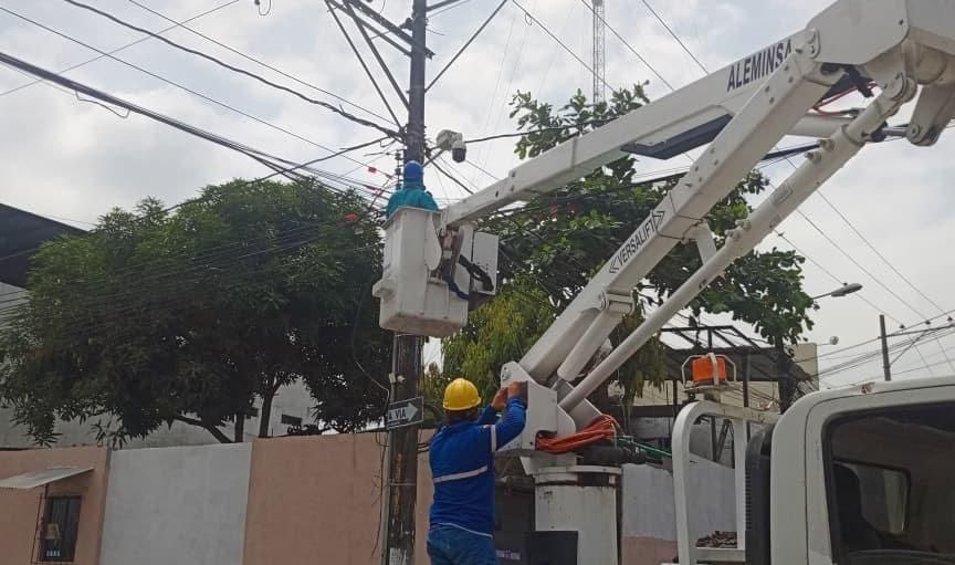 Retiran cámaras de videovigilancia instaladas sin autorización en Babahoyo