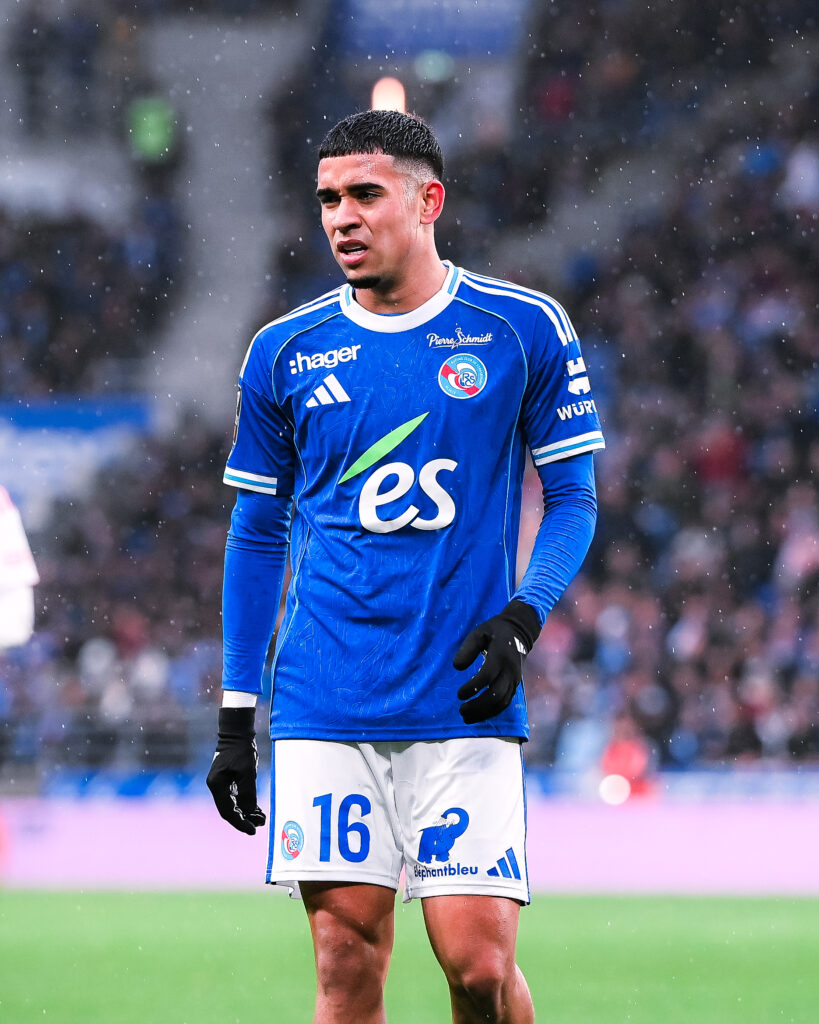 Según L'Equipe de Francia, el estilo de vida de Kendry Páez "no es óptimo" y que podría marcharse del Racing de Estrasburgo