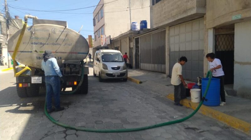 Servicio de agua potable se recupera de forma gradual en el norte de Quito