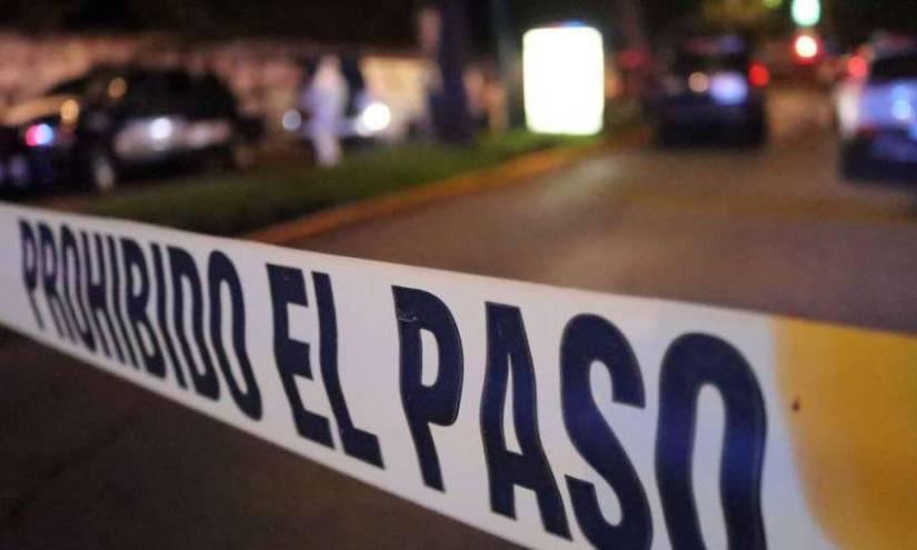 Sicarios que se hicieron pasar como policías acabaron con la vida de dos hombres la madrugada de este viernes 5 de diciembre.