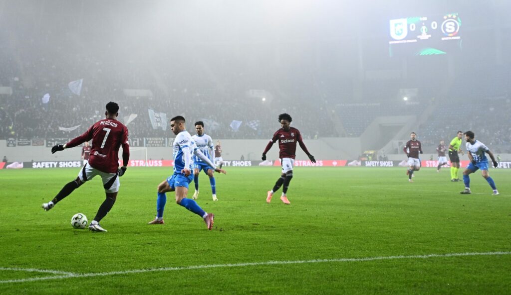 Sparta Praga vence a Universitatea Craiova en Conference League con asistencia de Angelo Preciado