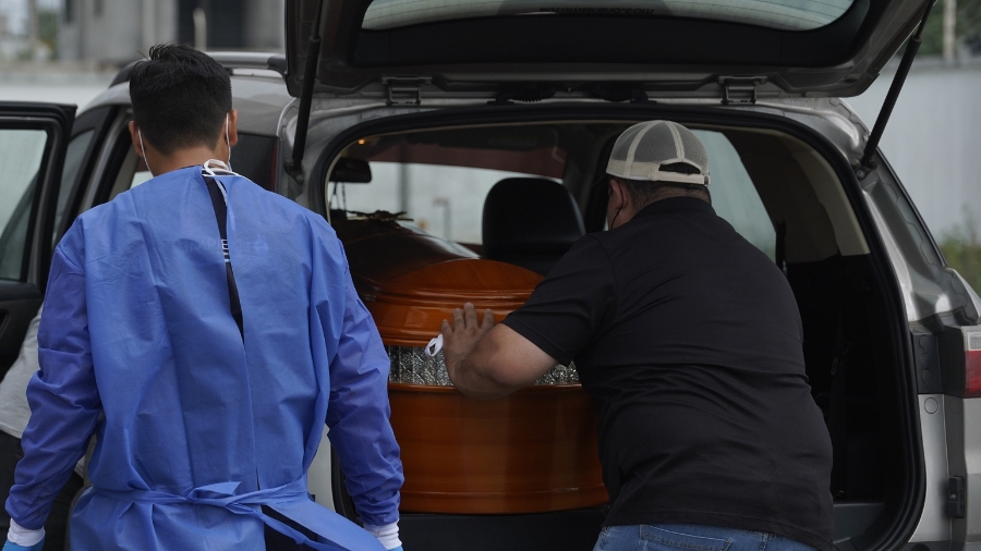 Tragedia en Daule Asesinan a una mujer después de asistir al sepelio de Mario Pineida, exjugador de Barcelona SC . (API-Referencial)