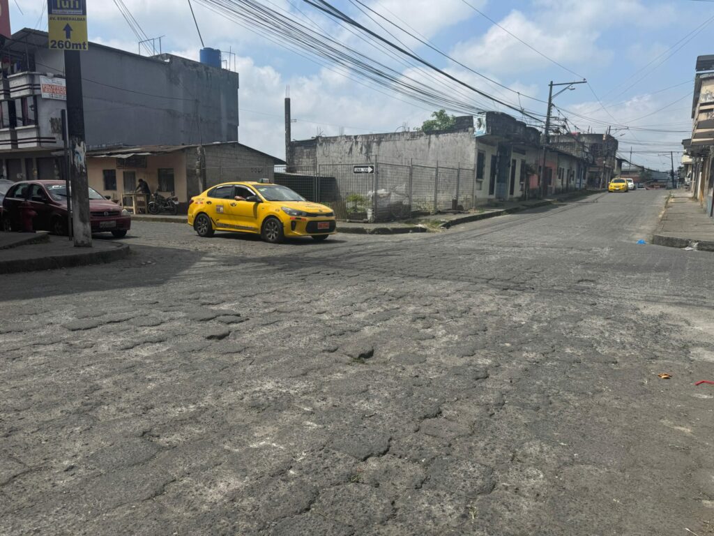 Tras obra en la calle Venezuela, ciudadanos exigen atención a vías deterioradas en Santo Domingo
