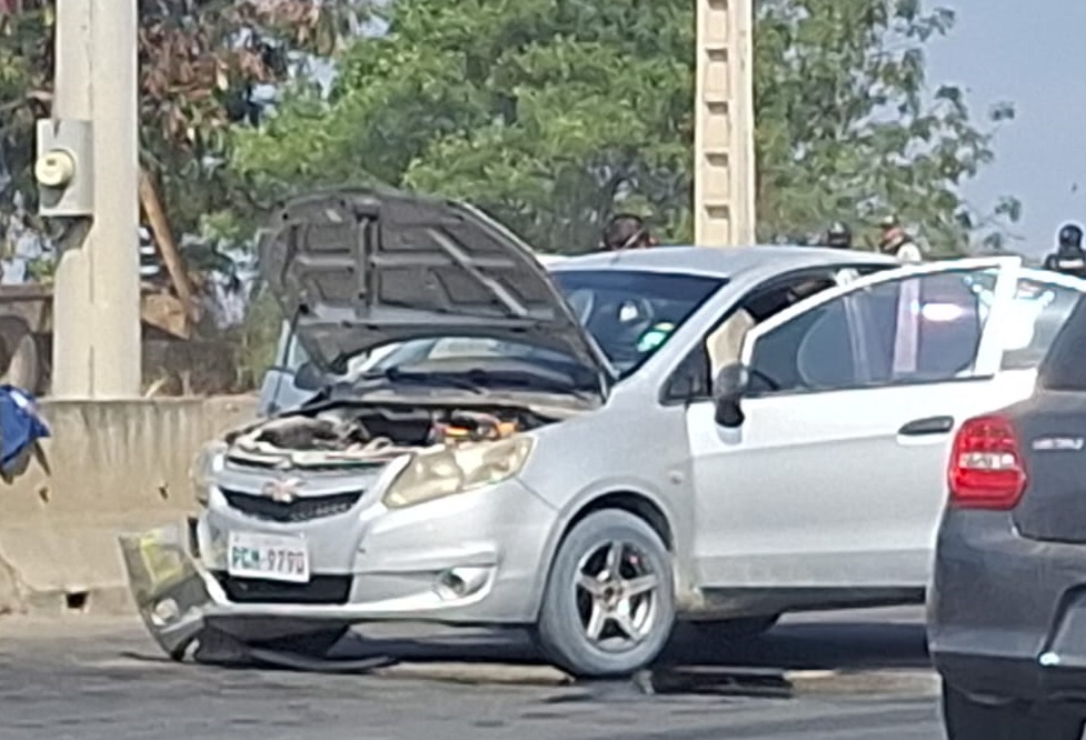Un asesinato en el barrio El Porvenir de Manta desencadenó una persecución policial que culminó con la detención de cuatro hombres