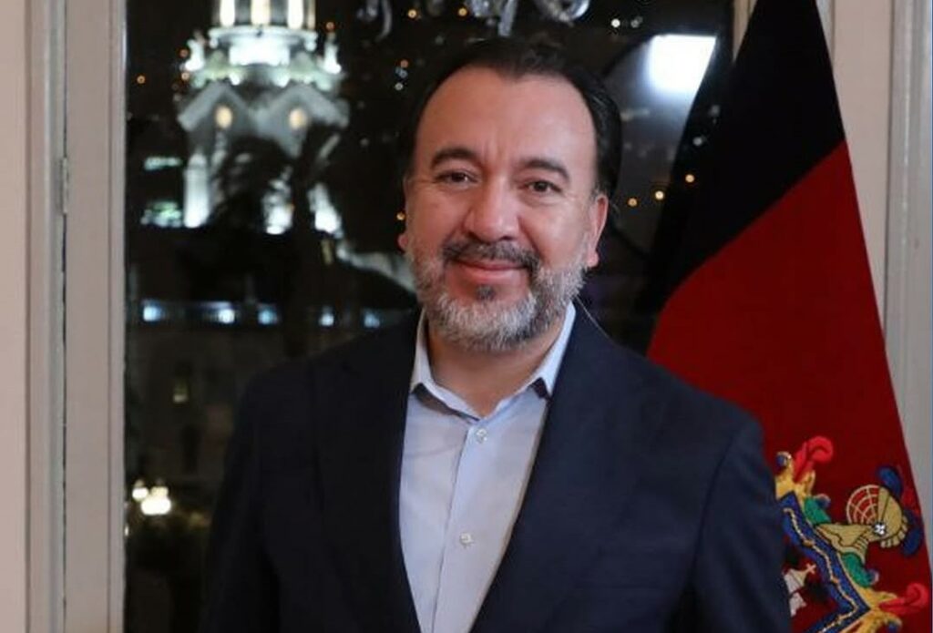 Cambios en el Gabinete Municipal de Quito: Muñoz anuncia 14 ajustes clave.