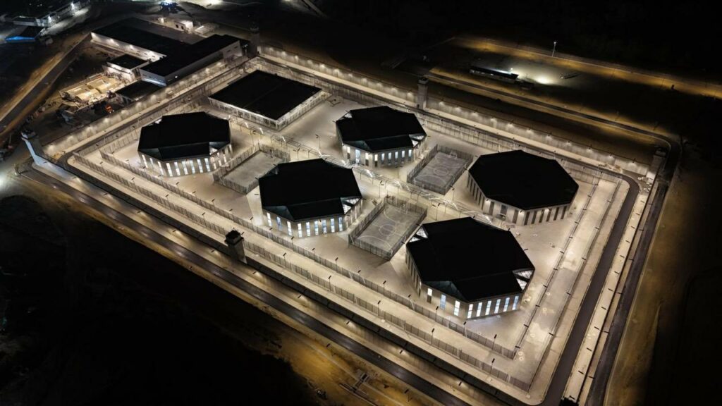 Cárcel del Encuentro: ministro John Reimberg muestra primera imagen aérea del nuevo centro penitenciario.