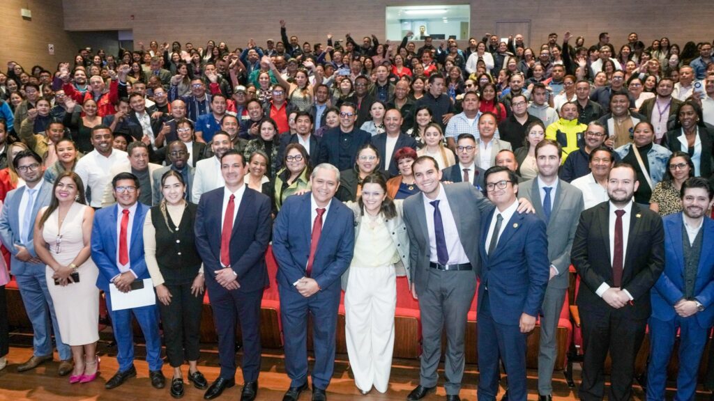 Contrato Colectivo del Ministerio de Salud beneficia a más de 16.000 trabajadores en Ecuador.