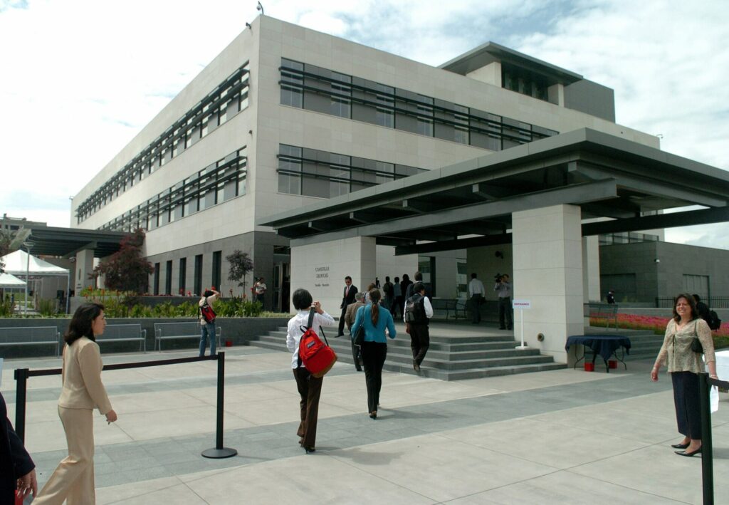 Embajada y Consulado de Estados Unidos en Ecuador cerrarán.