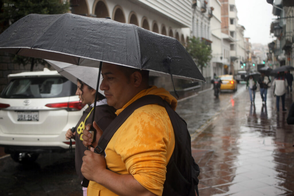Lluvias y altas temperaturas marcarán el feriado de Navidad en Ecuador, según el Inamhi.
