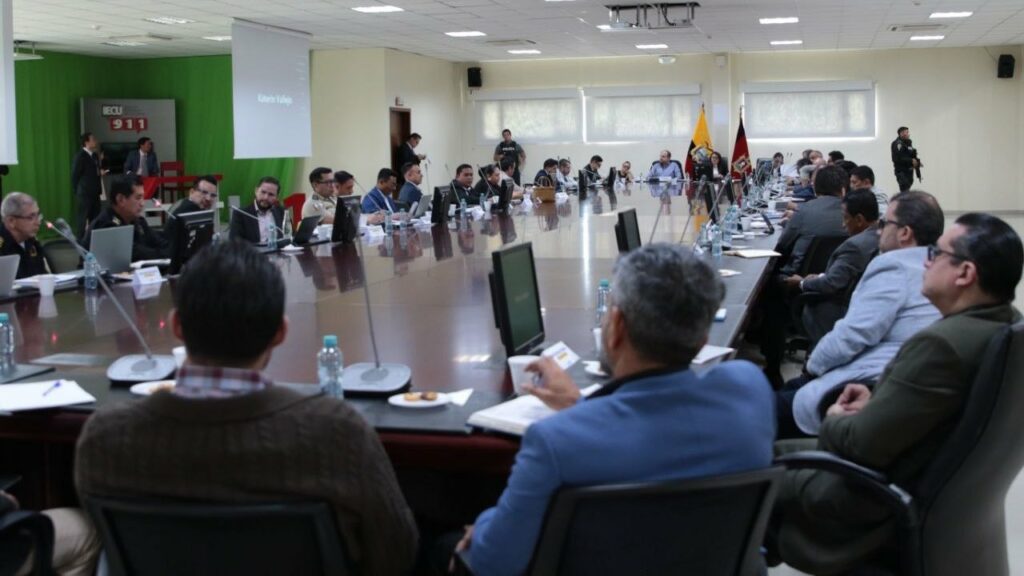 Gobierno de Daniel Noboa y transportistas sellan siete acuerdos clave.