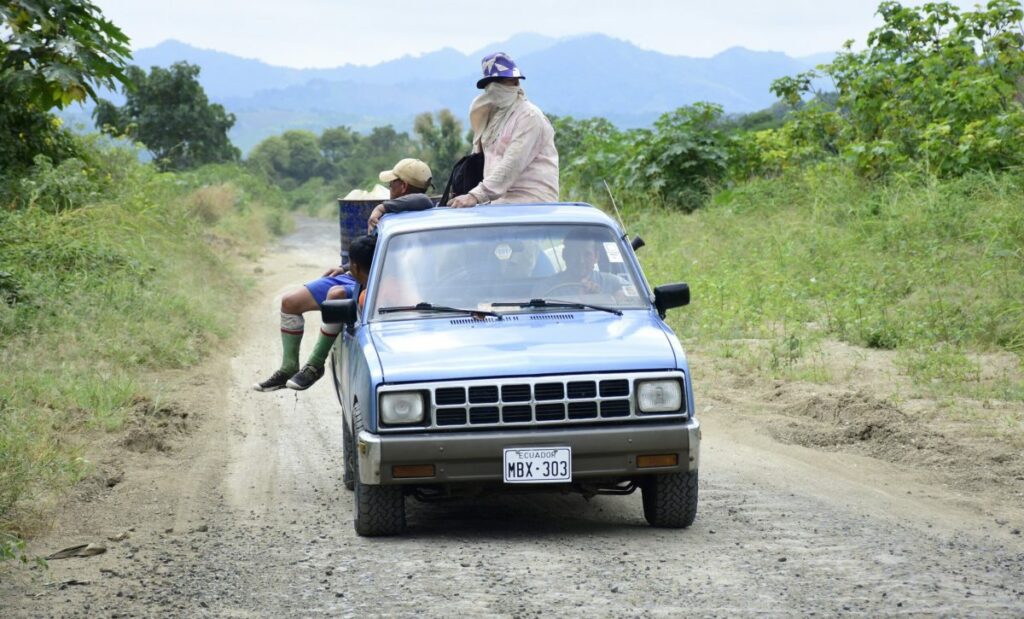 Vía Calceta-Quiroga-El Desvío recibe 16 ofertas para su contratación en Manabí.