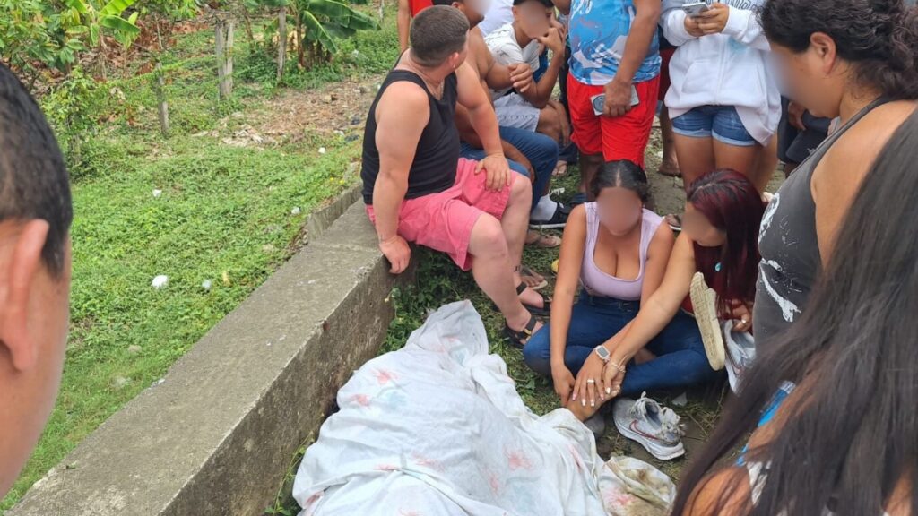 Accidente en Portoviejo: Motociclista muere y su acompañante agoniza tras fatal choque en el sitio El Jobo. (El Diario)
