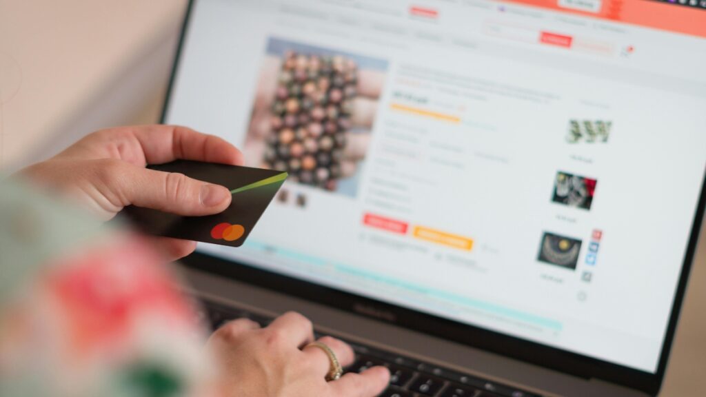 Ecuador alcanza el podio regional en intención de uso de pagos internacionales inmediatos. (Pexels)