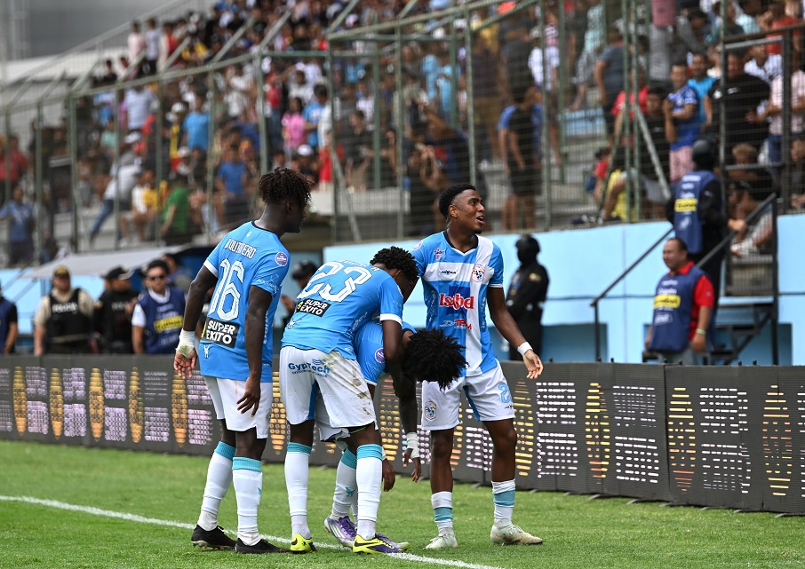 El Manta FC anunció la incorporación de nuevos jugadores, renovaciones y promociones internas como parte de su planificación para la temporada 2026.