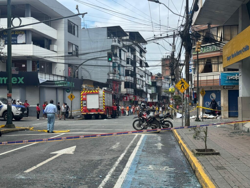 Explosión en Santo Domingo afecta varios locales de la avenida 29 de Mayo