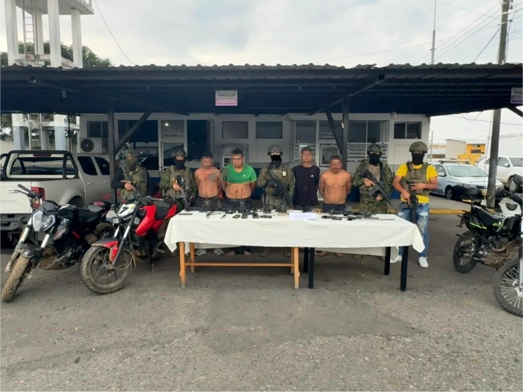 Impacto en Palenque fusiles, drogas y presuntos sicarios caen en redadas militares