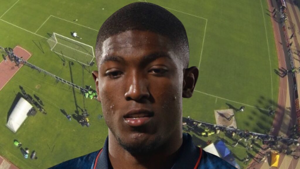 Joel Ordóñez Liverpool enfría los rumores sobre el fichaje inmediato del defensa ecuatoriano.