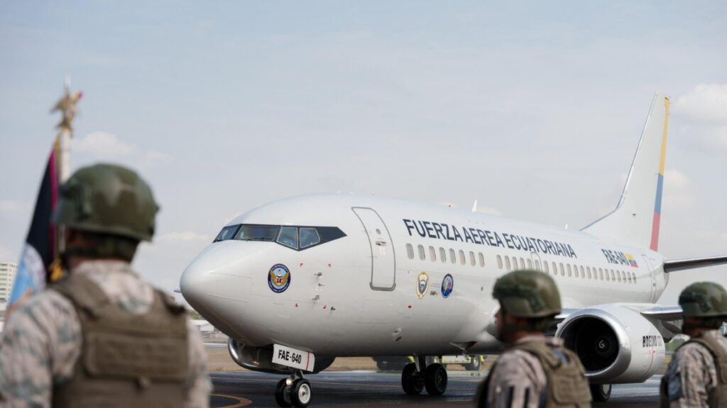 La FAE suma un Boeing 737-500 a su flota aérea para reforzar las operaciones militares en Ecuador. (Ministerio de Gobierno)