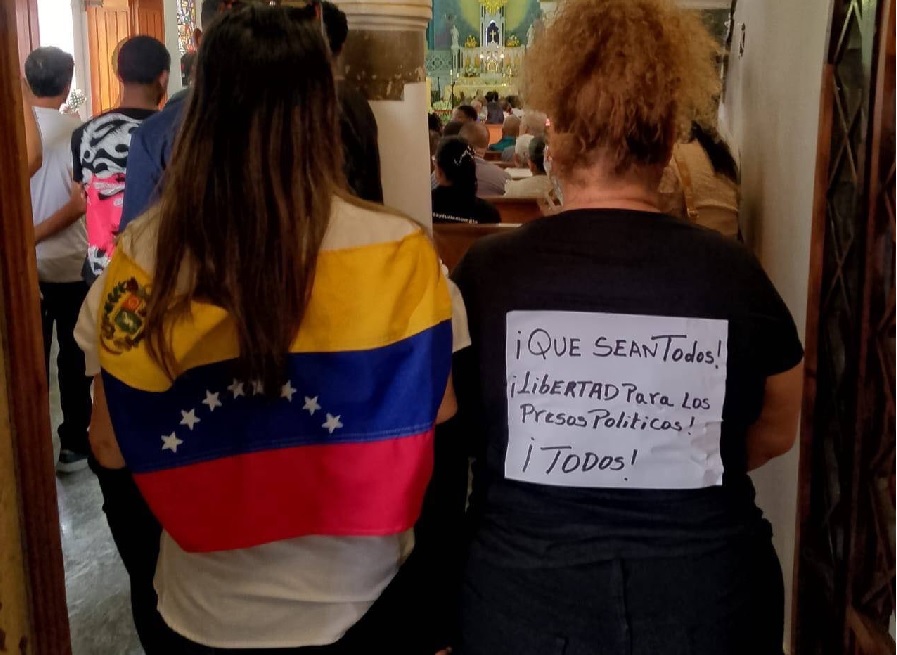 La Organización no gubernamental Foro Penal informó sobre la liberación de al menos 24 presos políticos en Venezuela durante la madrugada de este lunes 12 de enero.