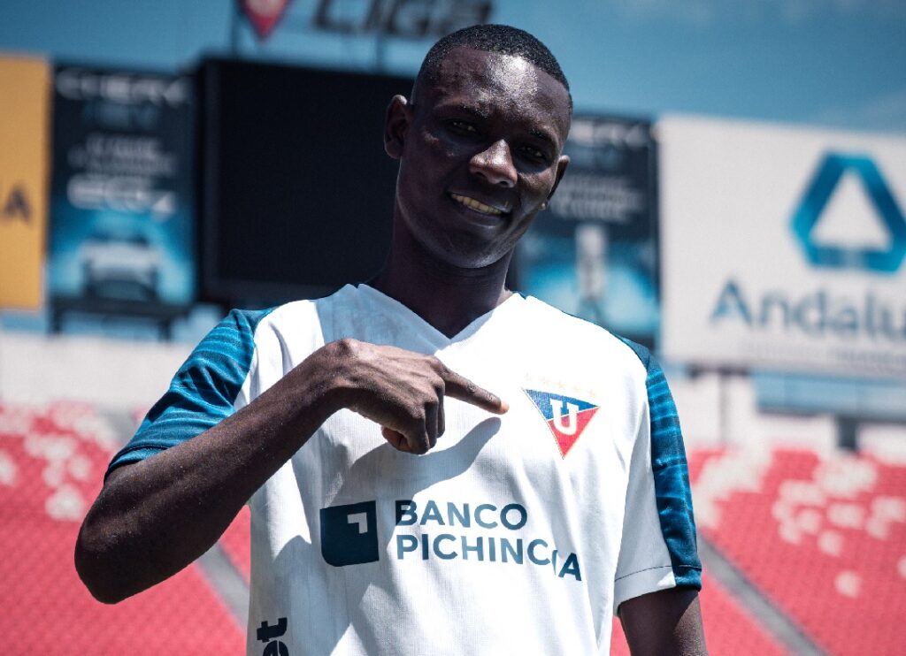 Liga de Quito anunció oficialmente la contratación del extremo ecuatoriano Janner Corozo, quien se une al equipo procedente de Barcelona SC.