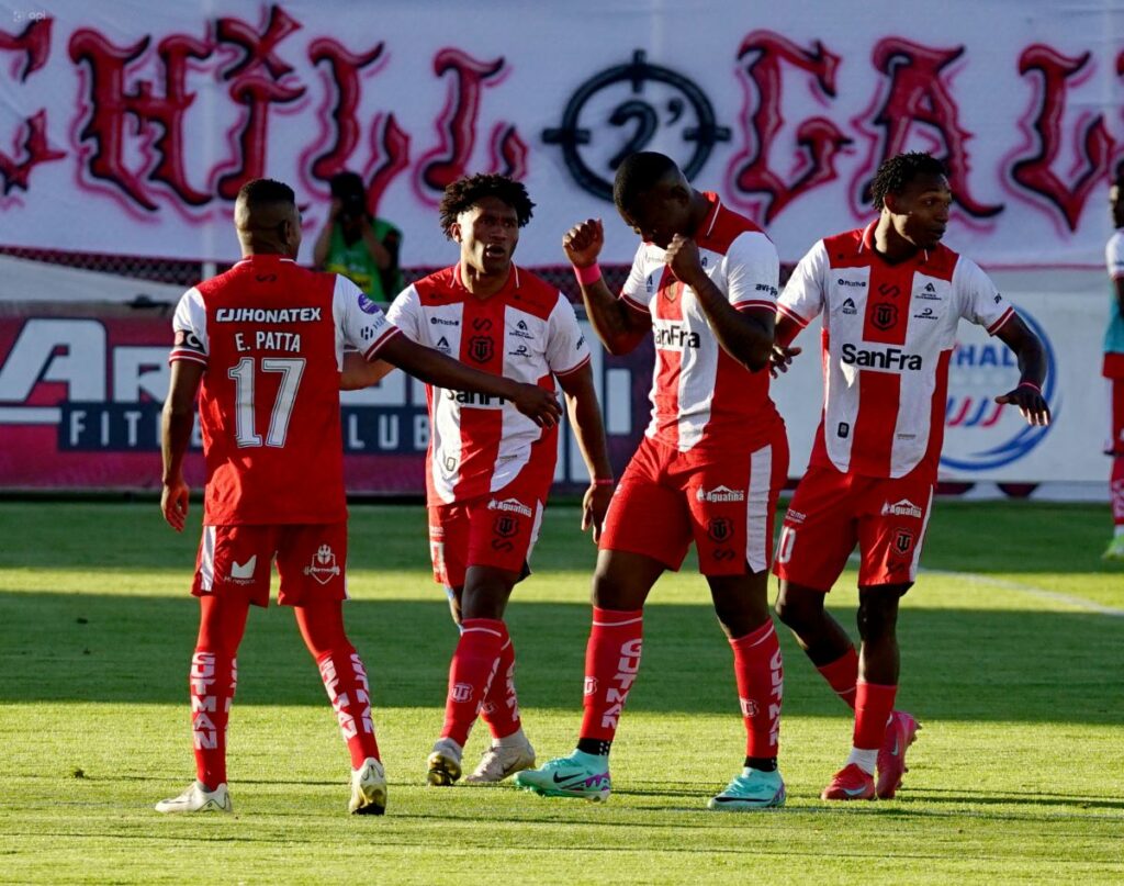 Técnico Universitario permanece en Primera tras sanción a El Nacional
