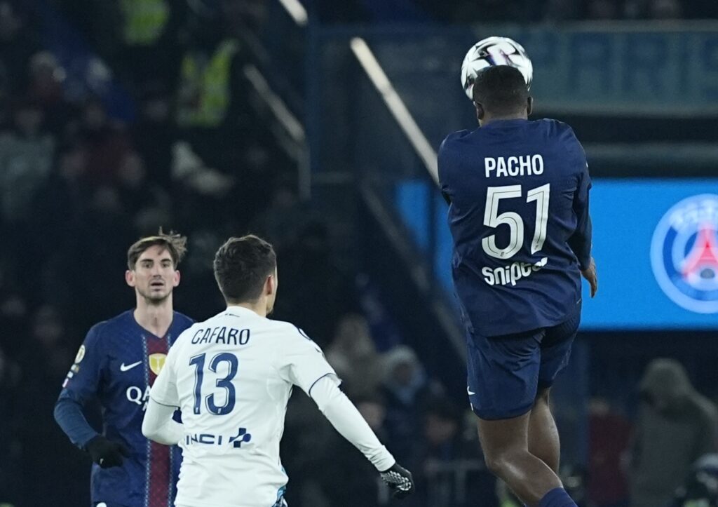 willian pacho psg paris fc
