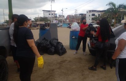 Basura acumulada en las playas de Jaramijó