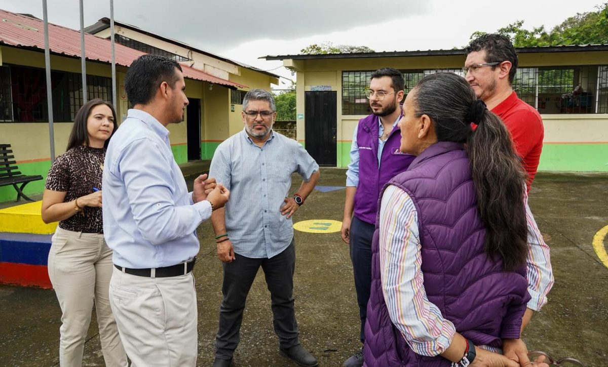140 mil estudiantes inician el año escolar en Santo Domingo de los Tsáchilas con promesas de mejoras