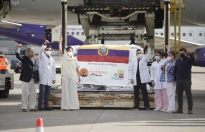 20210120045603_llegan-a-ecuador-las-primeras-vacun_tn0