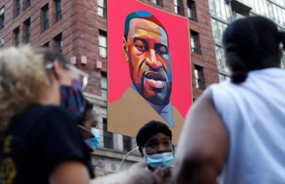 20210312042623_la-familia-de-george-floyd-recibira