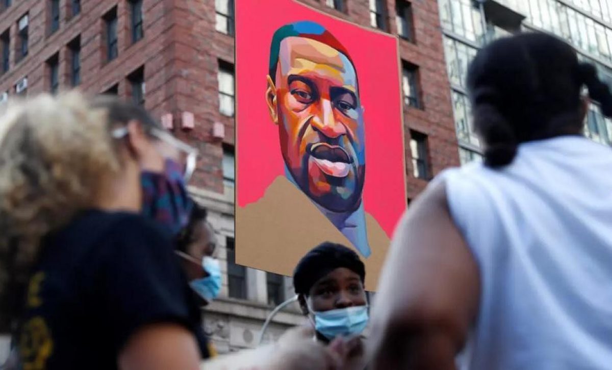 20210312042623_la-familia-de-george-floyd-recibira