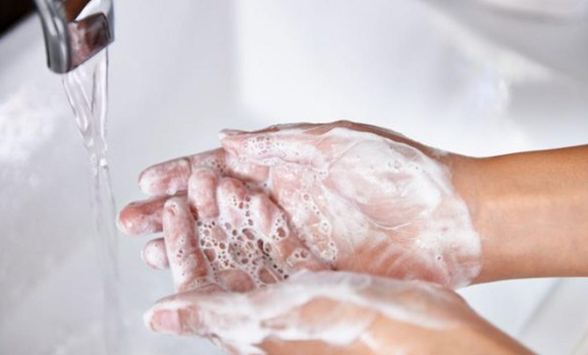 20210314010656_ecuador-registra-1-555-casos-covid