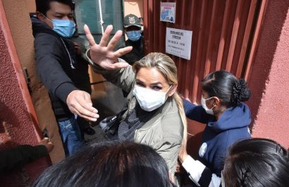 20210315051329_jeanine-a-a-ez-aislada-y-sin-privil