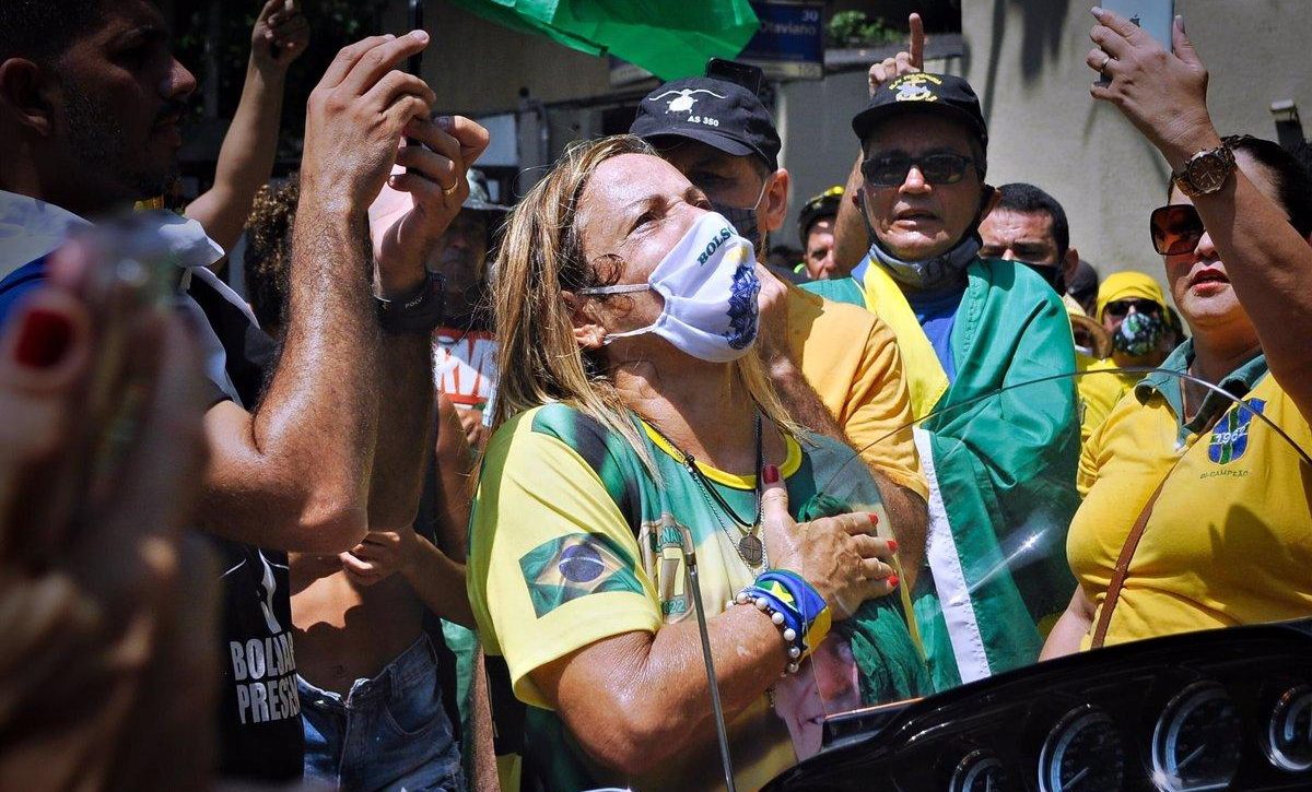 20210316070801_brasil-lamenta-ma-s-de-2-800-fallec