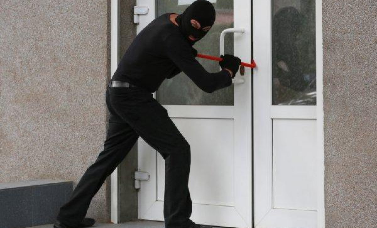 20210316085112_hombre-fue-detenido-por-presunto-ro 20210316085112_hombre-fue-detenido-por-presunto-ro