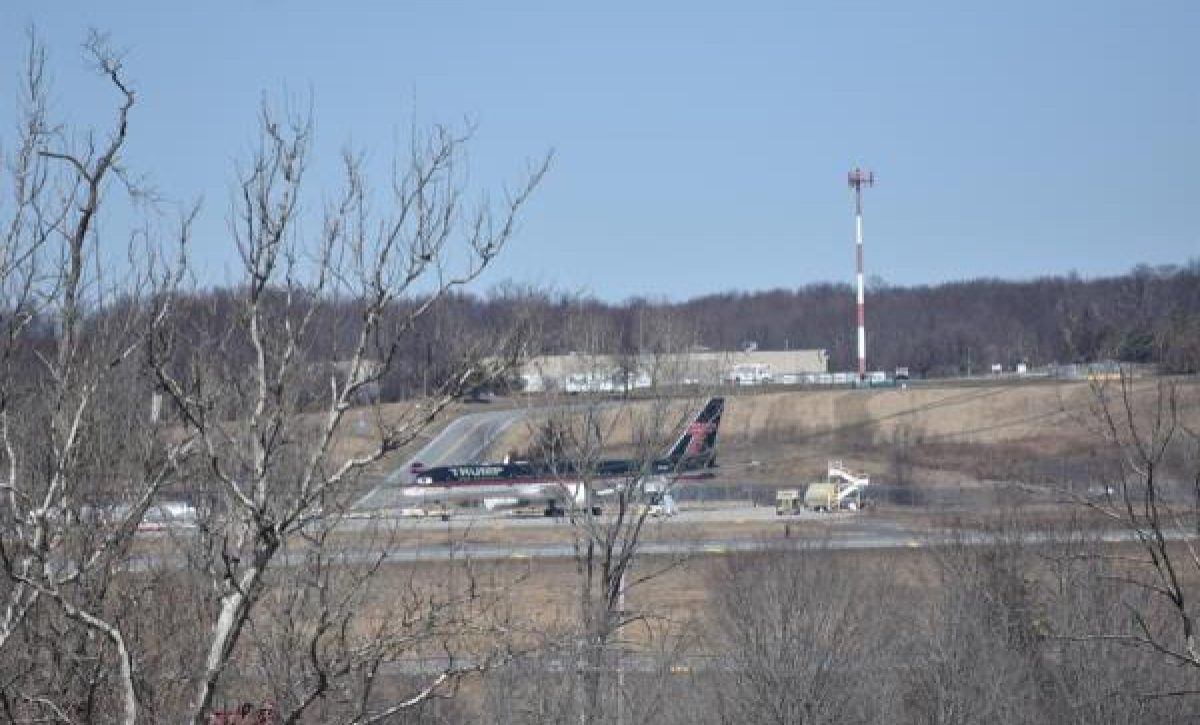 20210321025204_el-avia-n-del-expresidente-trump-ab 20210321025204_el-avia-n-del-expresidente-trump-ab