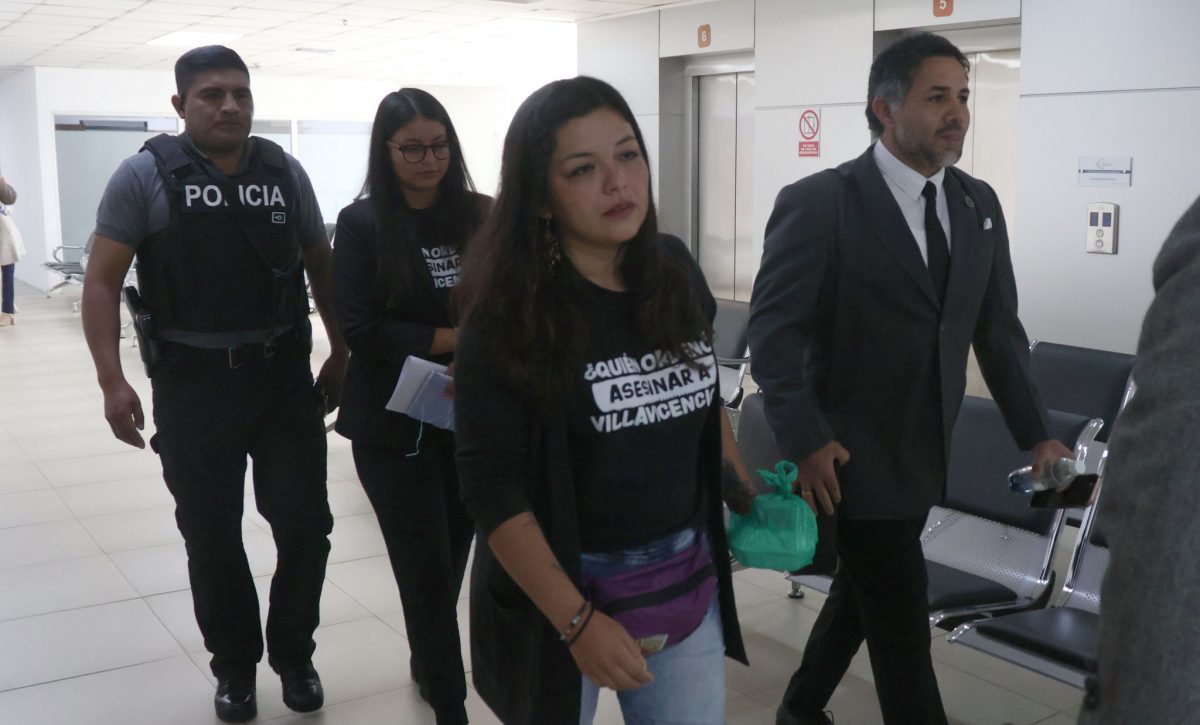 Amanda y Tamia Villavicencio acudieron a la audiencia de formulación de cargos en el caso Villavicencio en el Complejo Judicial. FOTO: API